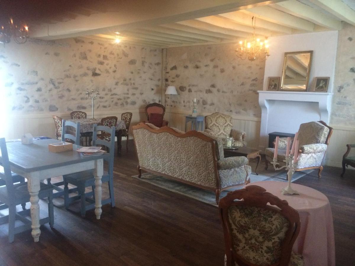 Coulonges  Chambres D'Hotes La Chaumiere מראה חיצוני תמונה