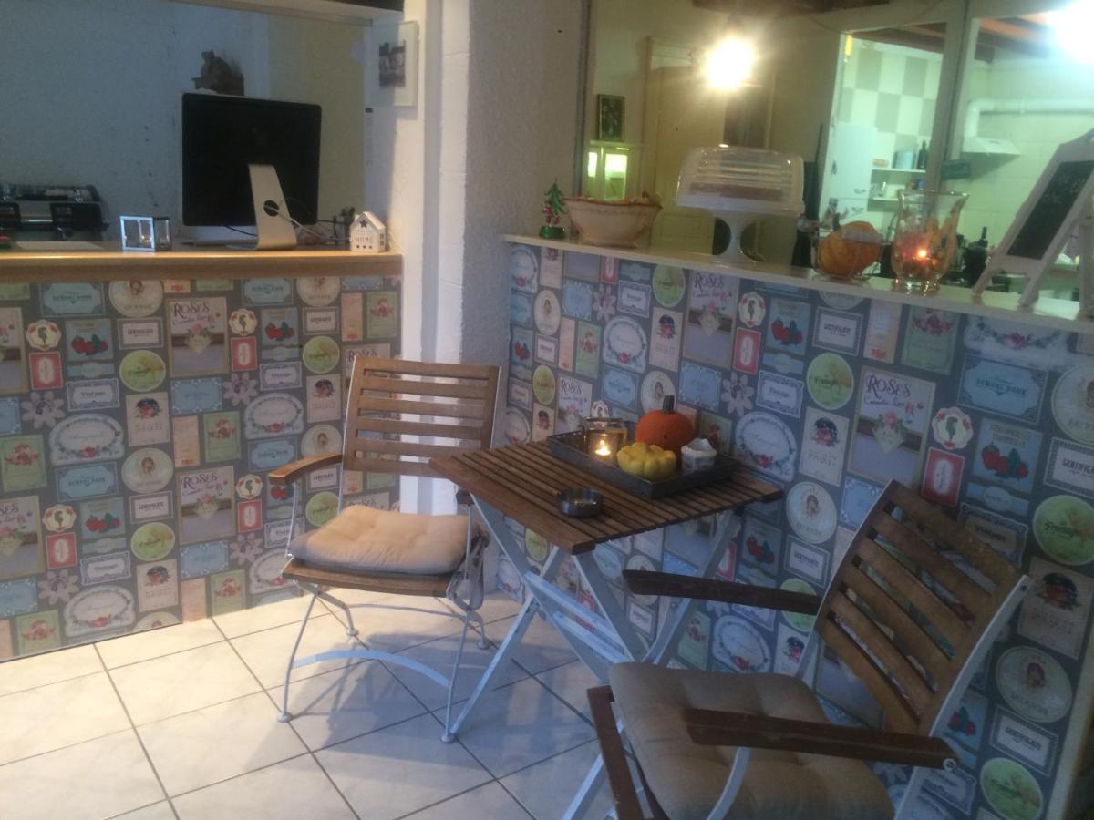 Coulonges  Chambres D'Hotes La Chaumiere מראה חיצוני תמונה