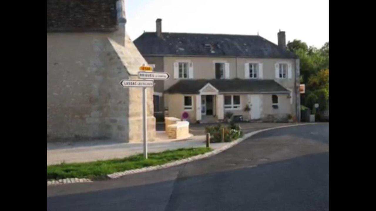 Coulonges  Chambres D'Hotes La Chaumiere מראה חיצוני תמונה